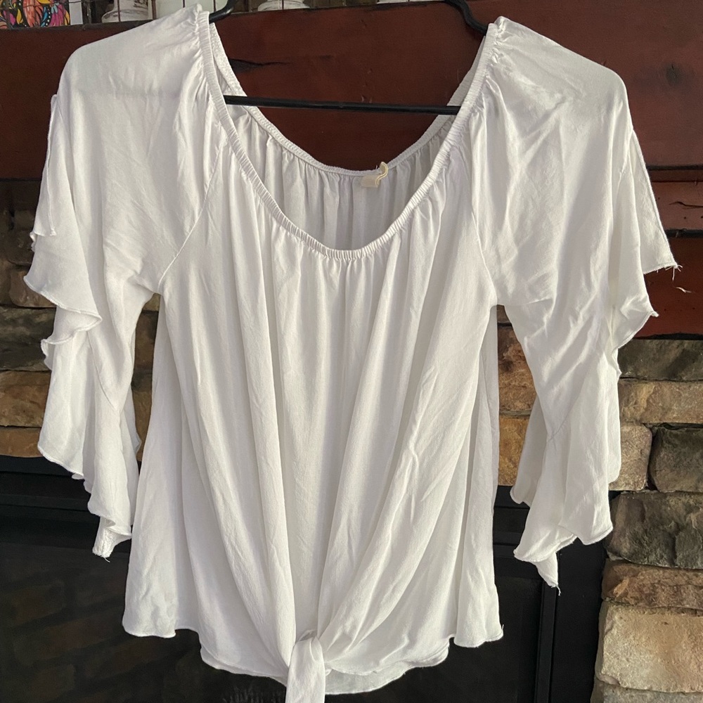 Elan Blouse w/Flounce Sleeve